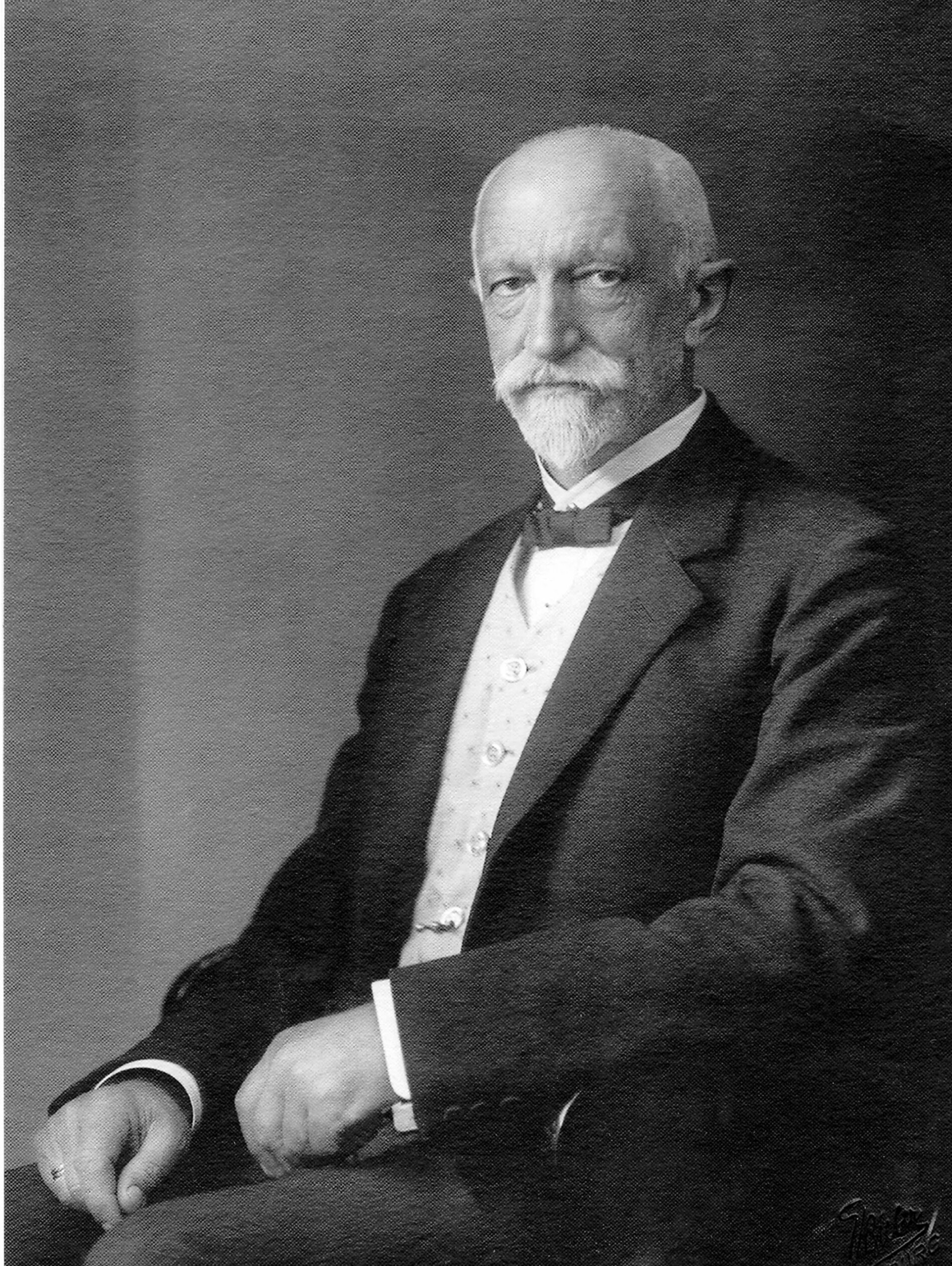 Economics Council Georg Ahsbahs